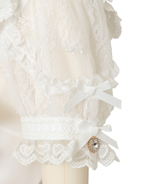 ストロベリー刺繍ブラウス ｜ LIZ LISA（リズリサ）公式通販 ｜ Tokyo