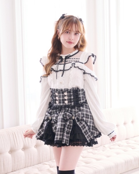 予約商品】肩あきダブルストラップトップス ｜ LIZ LISA（リズリサ