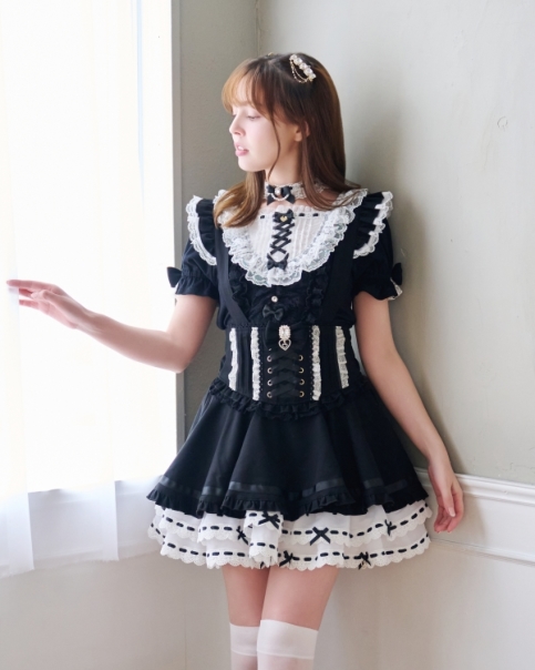LIZLISA スピンドルヨークカットトップス ブラック 予約商品】スピンドルヨークカットトップス ｜ LIZ LISA（リズリサ