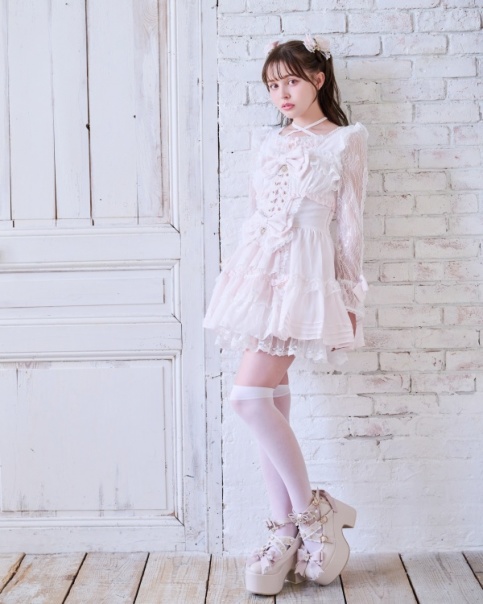 LIZLISA フロントティアードシフォンワンピース ホワイト 予約商品】フロントティアードシフォンワンピース ｜ LIZ LISA
